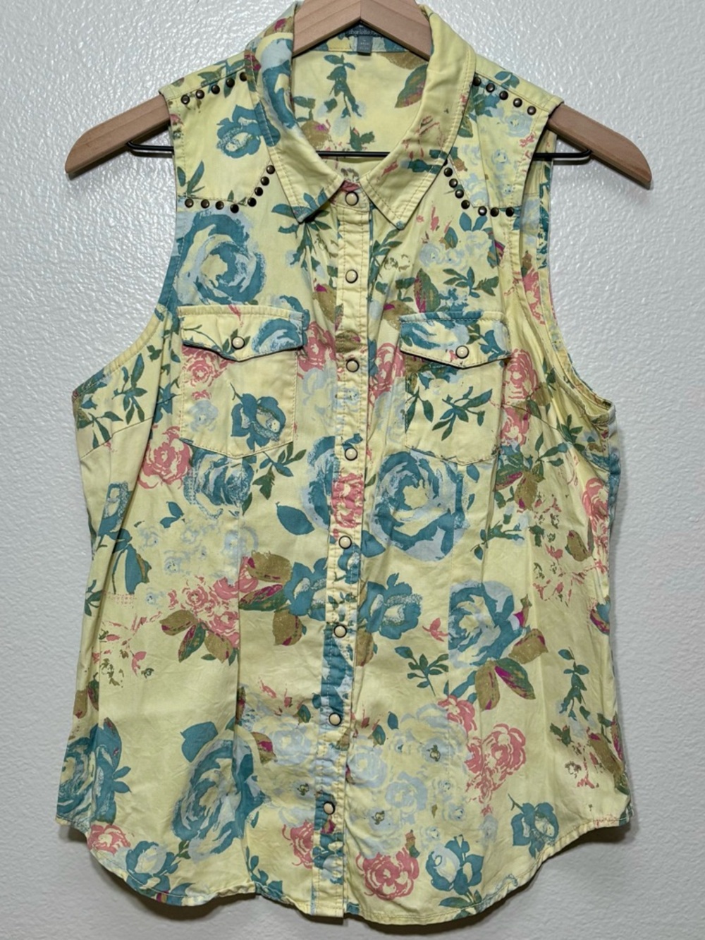 Charlotte Russe Floral Sleeveless Button Up Shirt Sz L Studded Western Boho Top